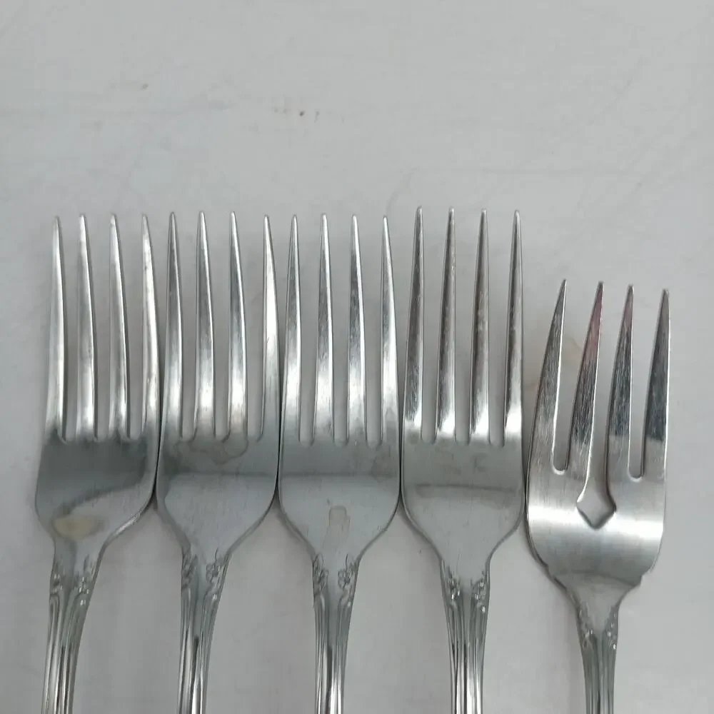 5X DF CHATEAU by ONEIDACRAFT DELUXE Stainless DINNER FORKS SCROLL FLORAL